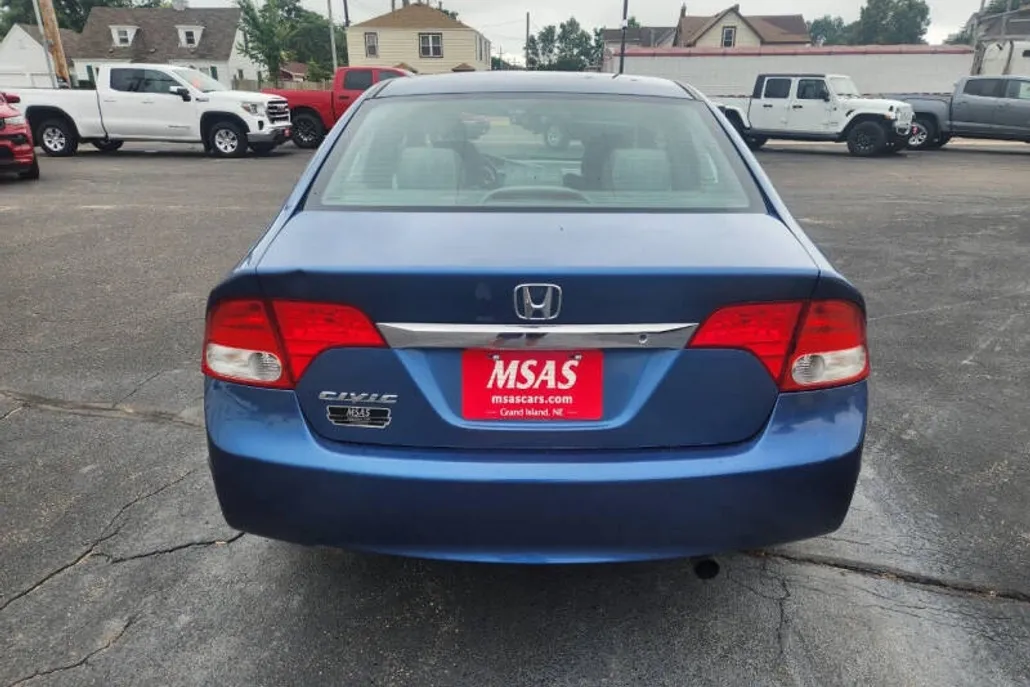 2010 Honda Civic LX photo 1