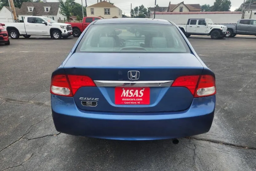 2010 Honda Civic LX photo 1