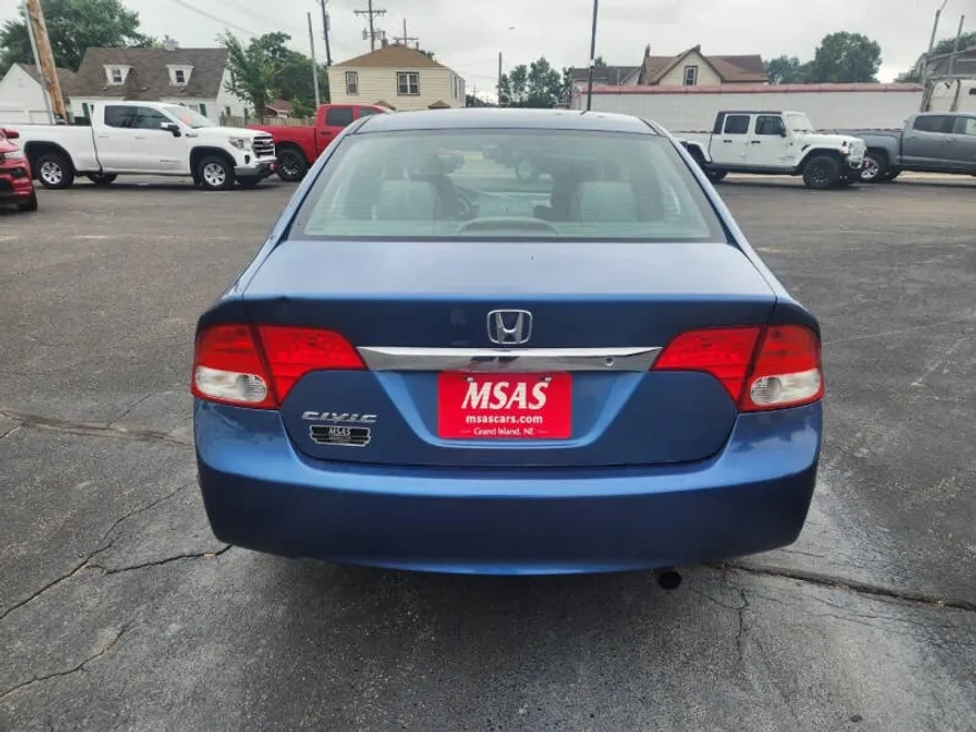 2010 Honda Civic LX photo 1