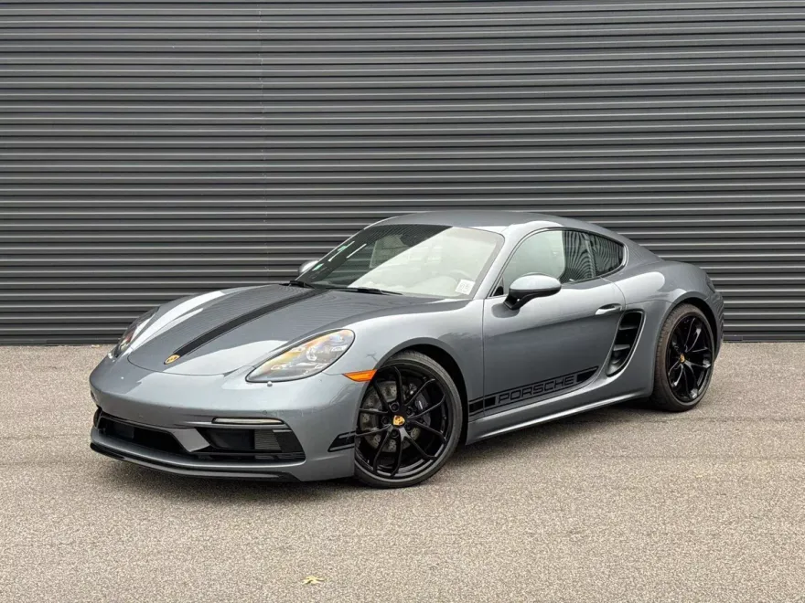 2025 Porsche Cayman photo 1