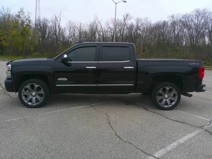 2018 Chevrolet Silverado 1500 High Country photo 1
