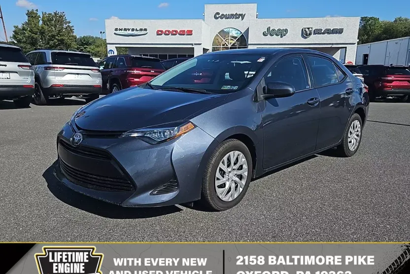 2019 Toyota Corolla L photo 1