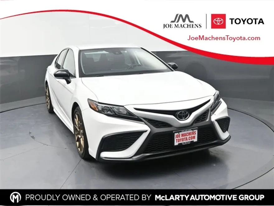 2024 Toyota Camry SE photo 1