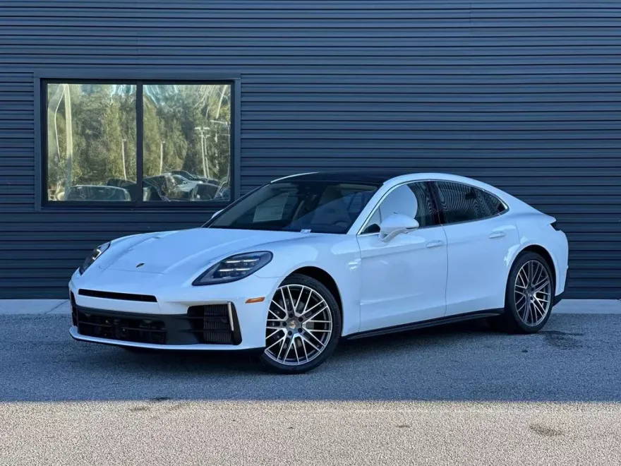 2025 Porsche Panamera Base photo 1