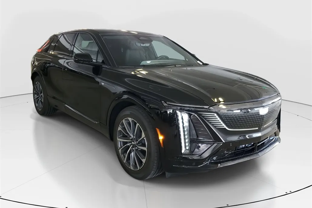 2025 Cadillac Lyriq Sport photo 1