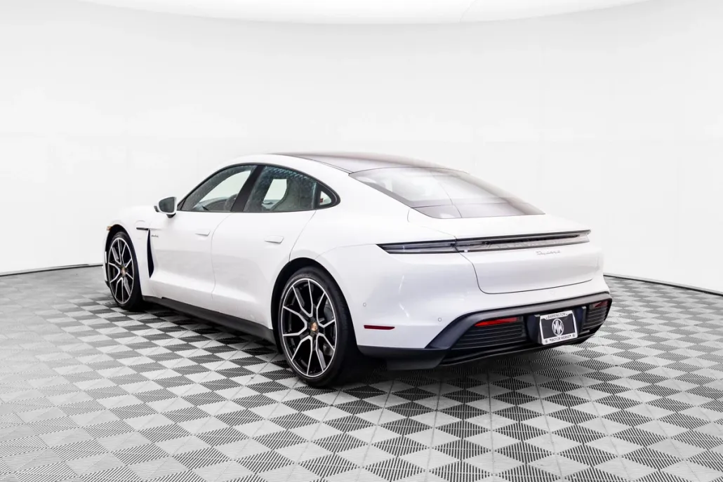 2025 Porsche Taycan 4 photo 1