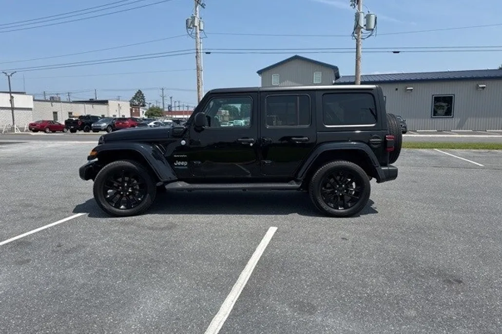 2022 Jeep Wrangler Unlimited Sahara 4xe photo 1