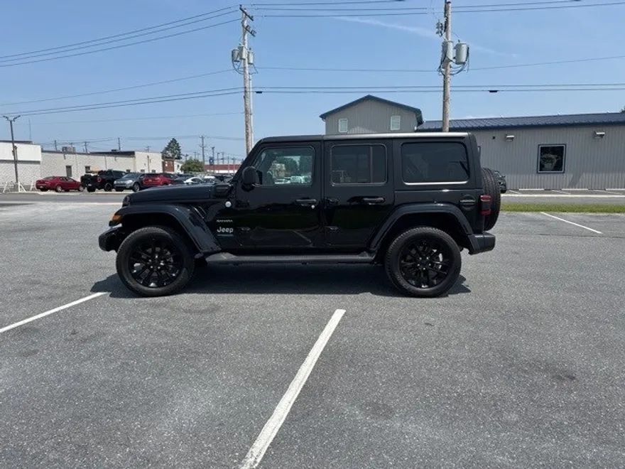 2022 Jeep Wrangler Unlimited Sahara 4xe photo 1
