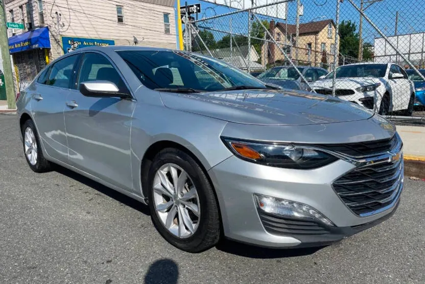 2022 Chevrolet Malibu 1LT photo 1