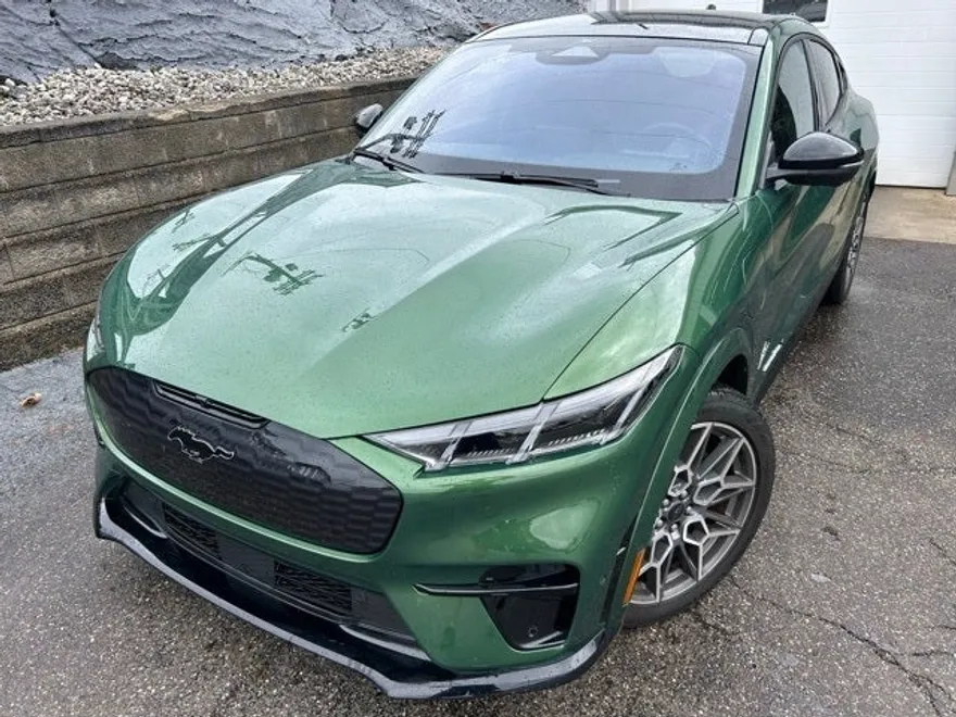 2024 Ford Mustang Mach-E GT photo 1