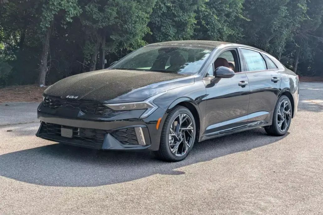 2025 Kia K5 GT-Line photo 1