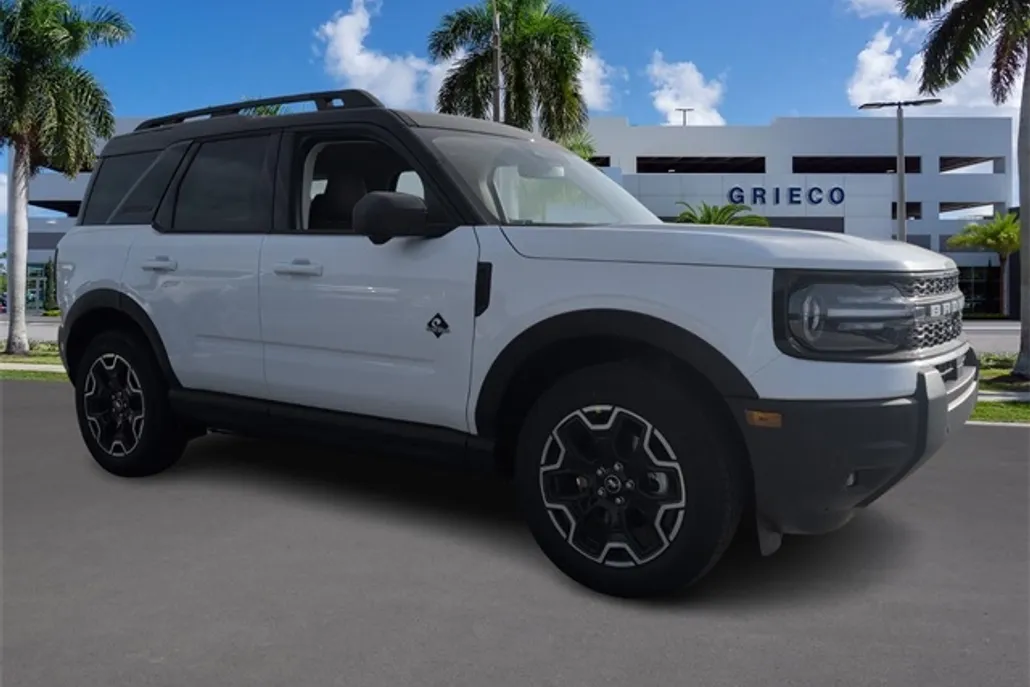 2025 Ford Bronco Sport Outer Banks photo 1
