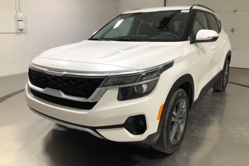 2023 Kia Seltos S photo 1