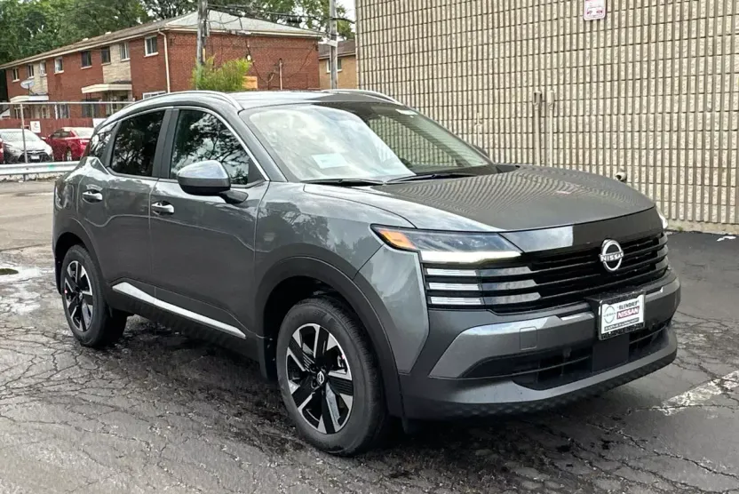 2025 Nissan Kicks SV photo 1