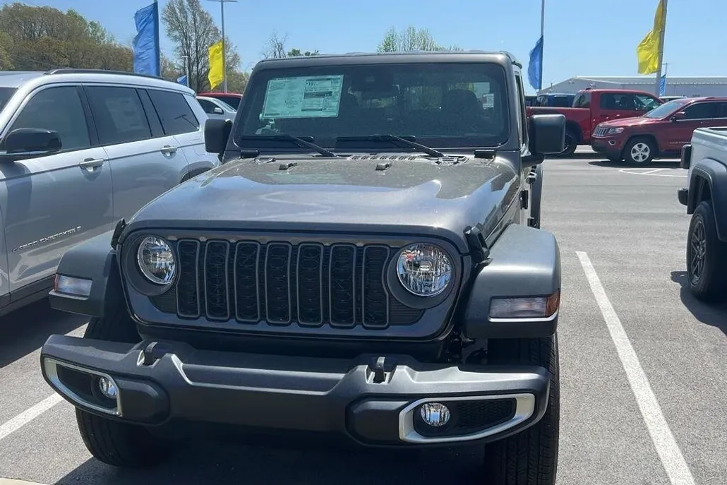 2025 Jeep Gladiator Sport S photo 1