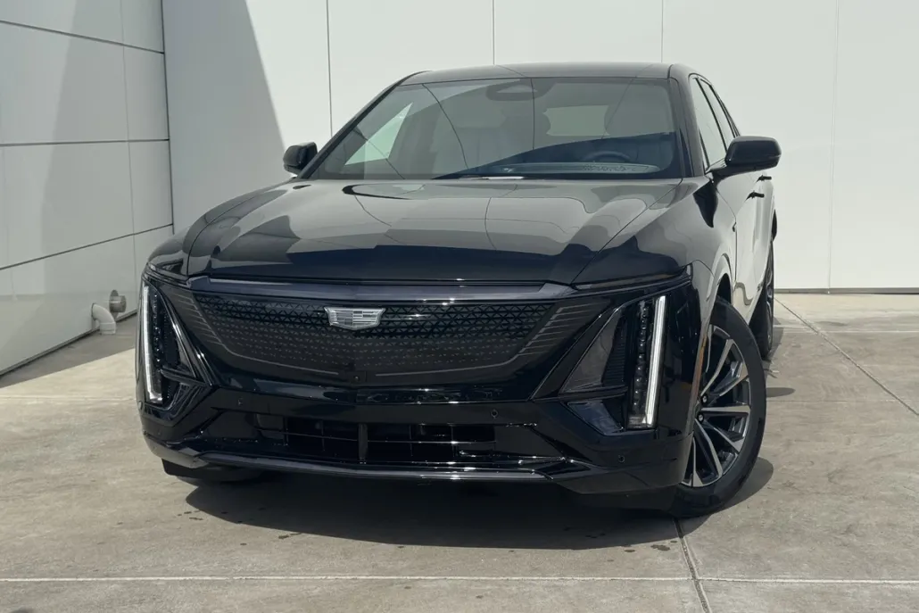 2025 Cadillac Lyriq Sport photo 1
