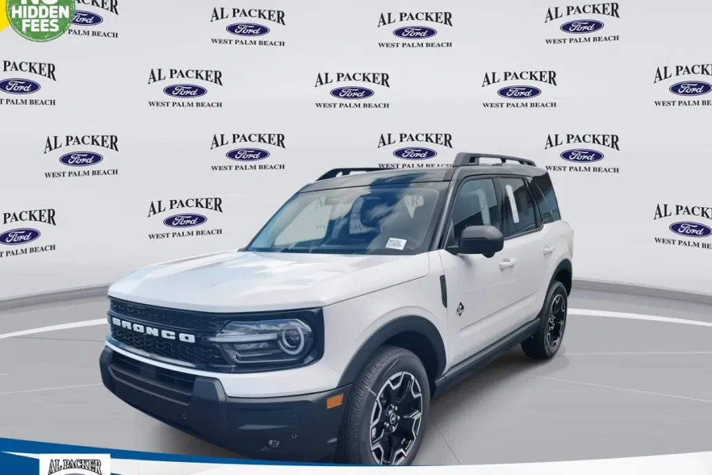2025 Ford Bronco Sport Outer Banks photo 1