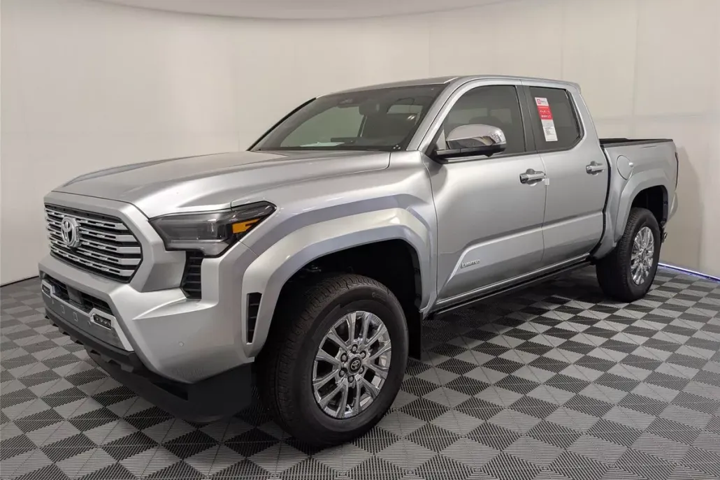 2025 Toyota Tacoma Limited Double Cab photo 1