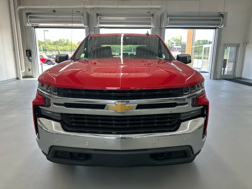 2020 Chevrolet Silverado 1500 LT photo 1