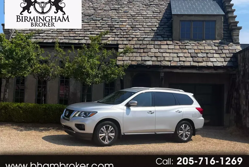 2018 Nissan Pathfinder SV photo 1