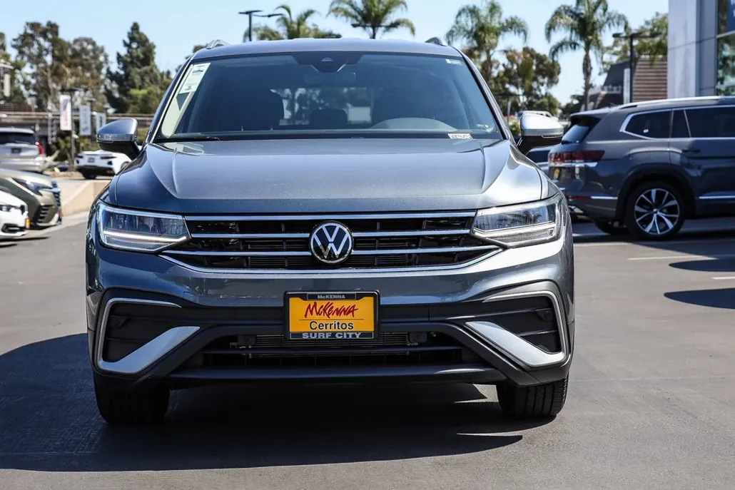2024 Volkswagen Tiguan Wolfsburg Edition photo 1