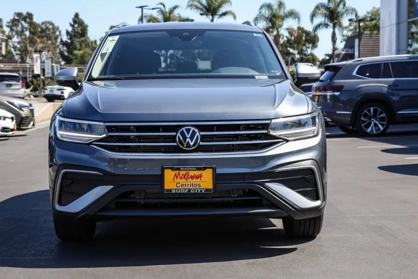 2024 Volkswagen Tiguan Wolfsburg Edition photo 1
