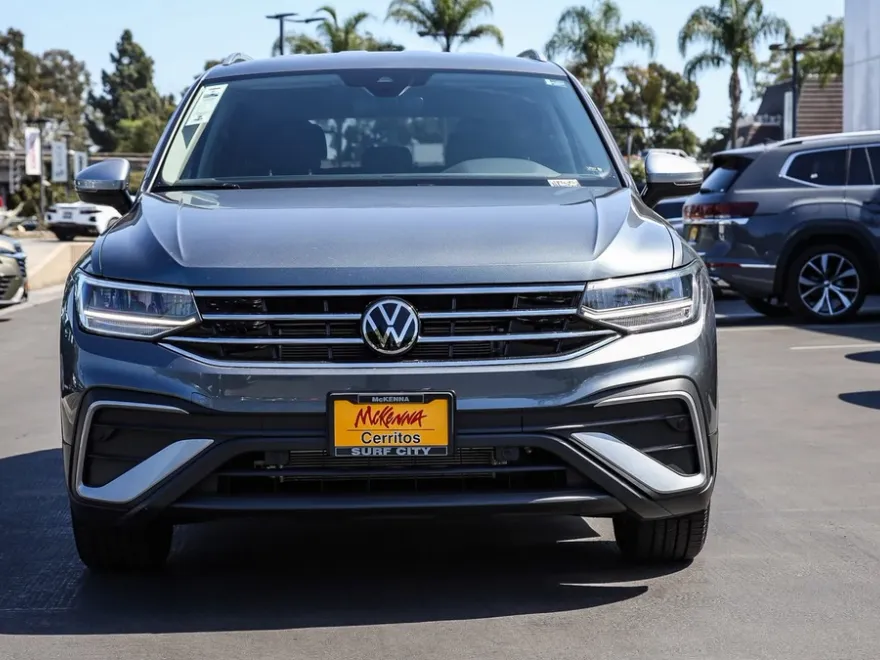2024 Volkswagen Tiguan Wolfsburg Edition photo 1