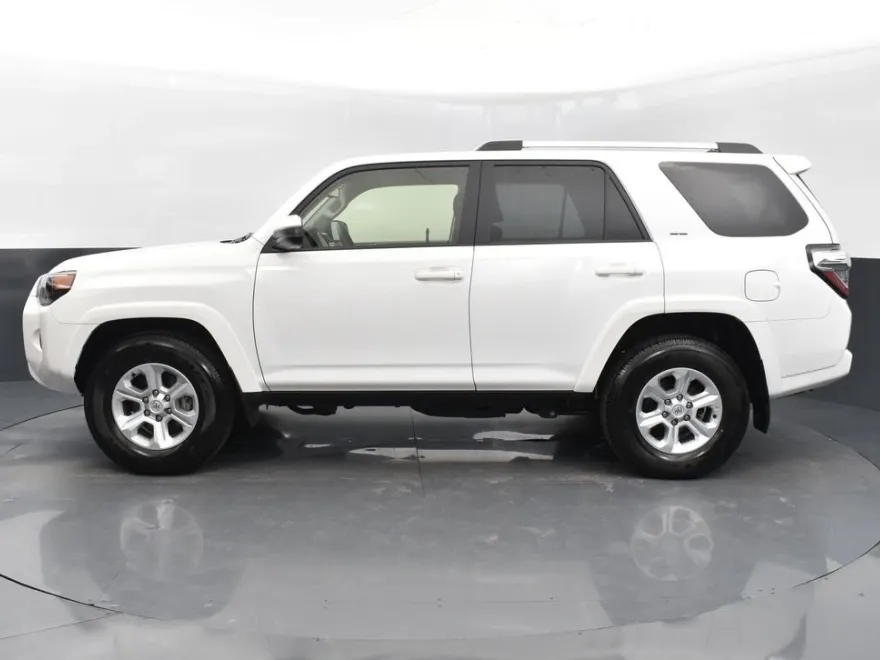 2024 Toyota 4Runner SR5 photo 4