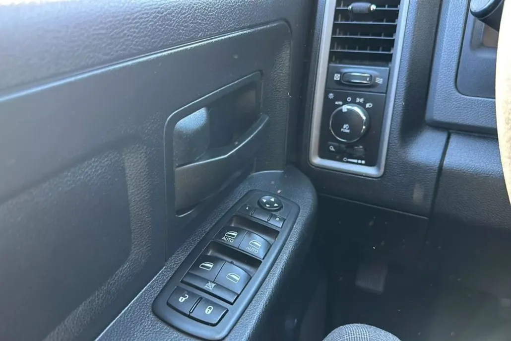 2015 Ram 1500 Express photo 1