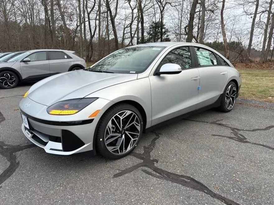 2025 Hyundai Ioniq 6 SEL photo 1