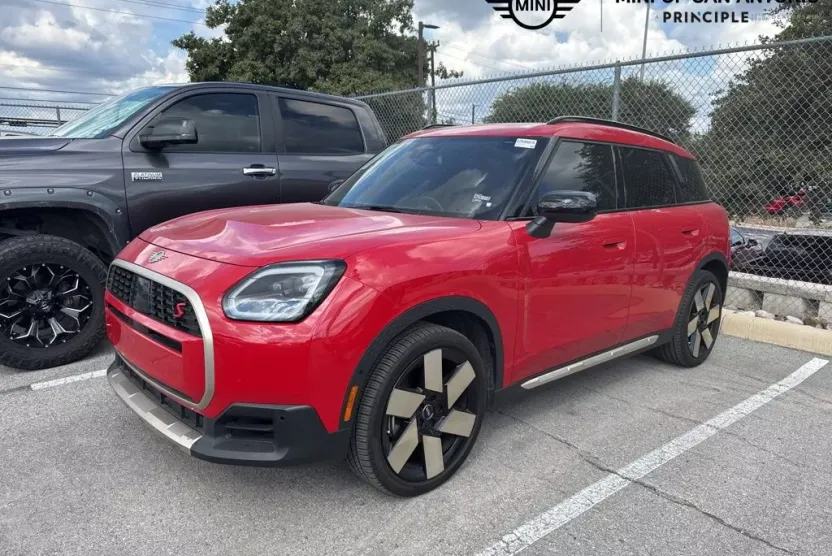 2025 Mini Countryman photo 1