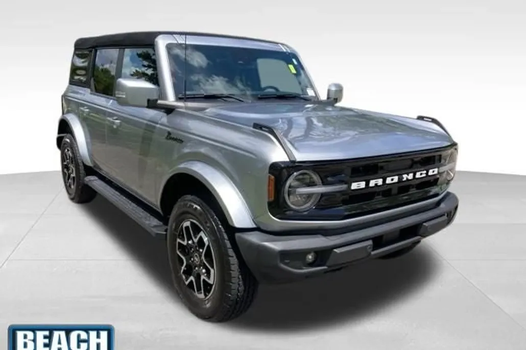 2023 Ford Bronco Outer Banks photo 1