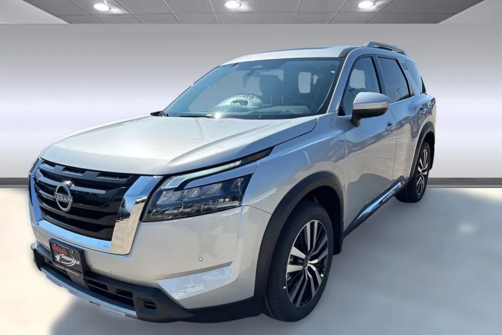 2025 Nissan Pathfinder Platinum photo 1