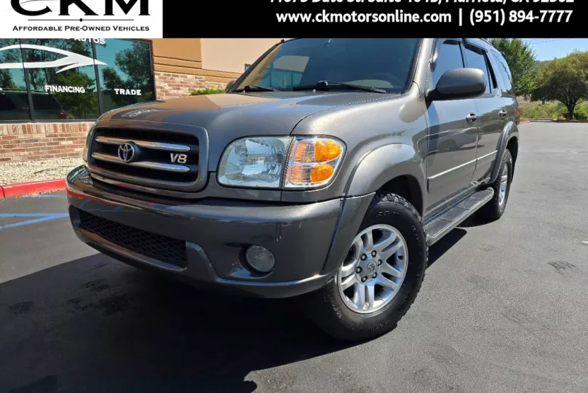2004 Toyota Sequoia Limited photo 1