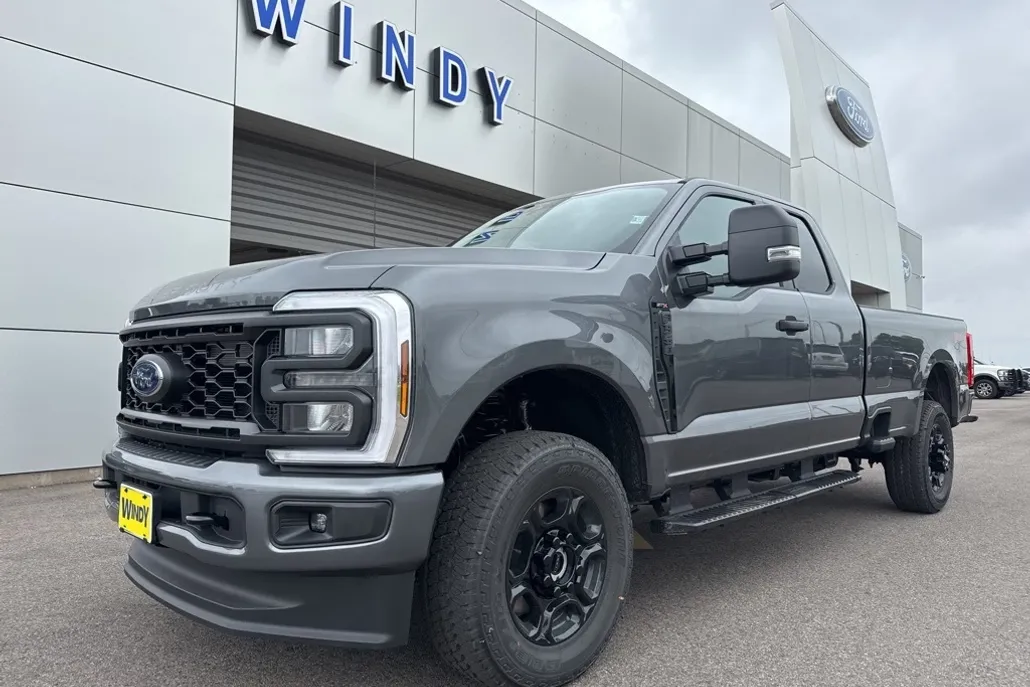 2026 Ford F-350 photo 1