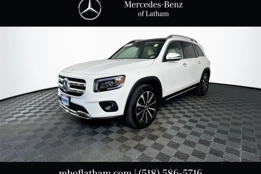 2023 Mercedes Benz GLB 250 4MATIC photo 1