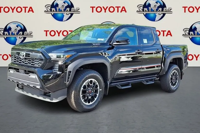 2025 Toyota Tacoma TRD Off-Road Double Cab photo 1