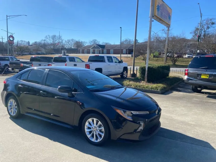 2021 Toyota Corolla LE Premium photo 1