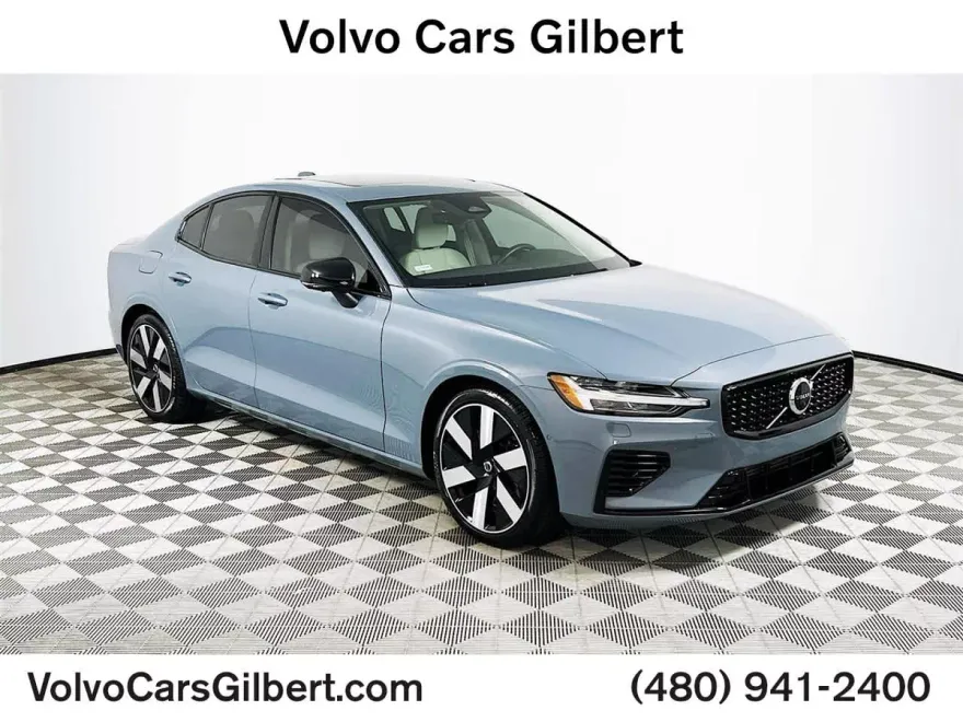 2023 Volvo S60 Recharge T8 AWD Plus photo 1