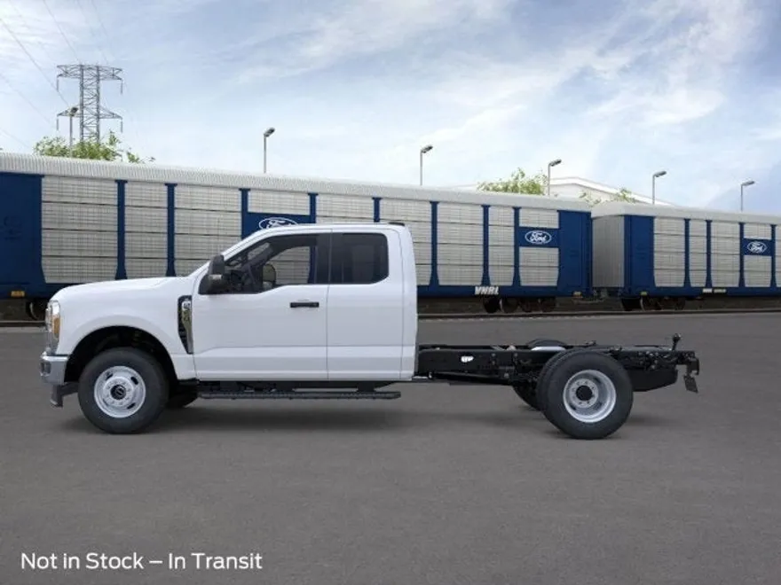 2025 Ford F-350 photo 1
