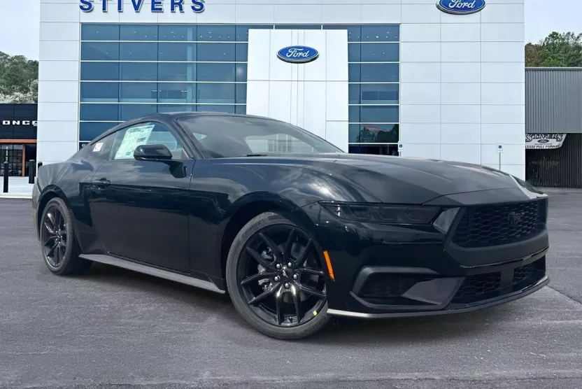 2025 Ford Mustang EcoBoost photo 1