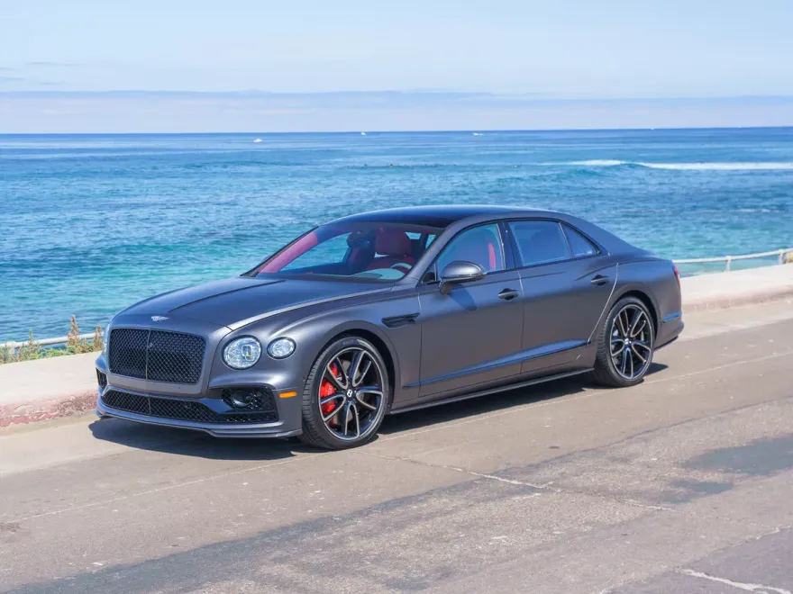 2024 Bentley Flying Spur V8 photo 1