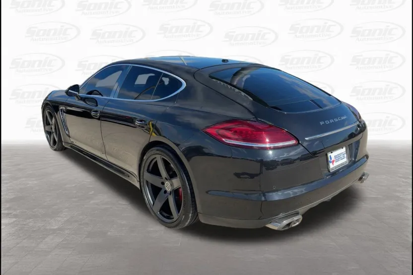 2010 Porsche Panamera Turbo photo 1