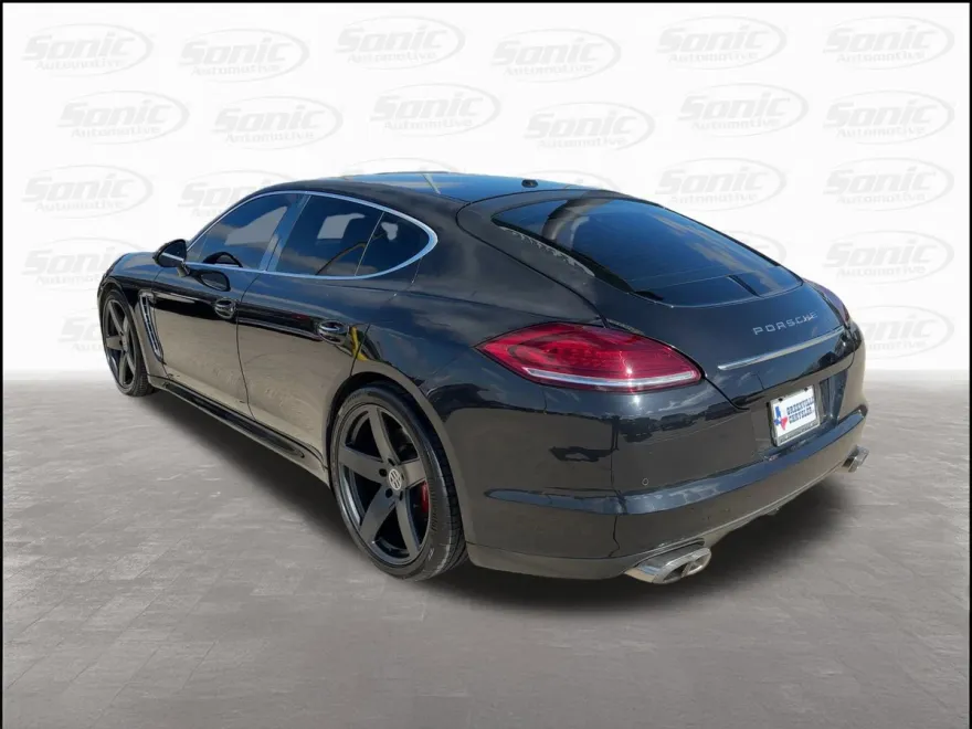 2010 Porsche Panamera Turbo photo 1