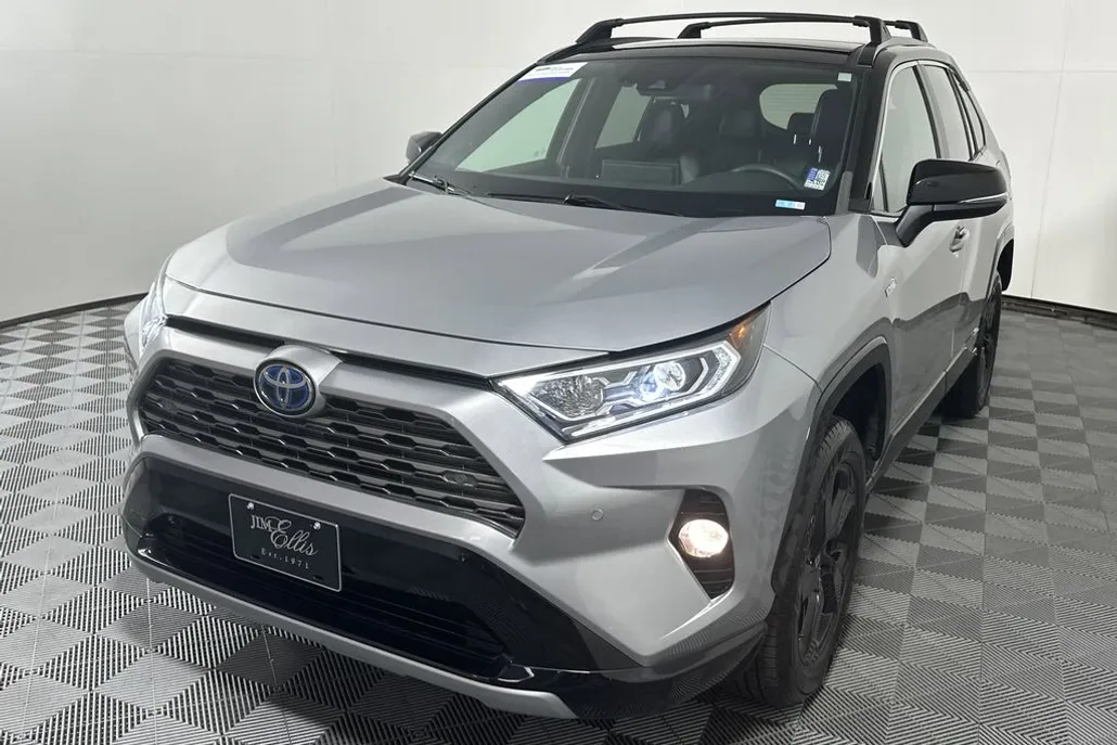 2021 Toyota RAV4 Hybrid XSE photo 1