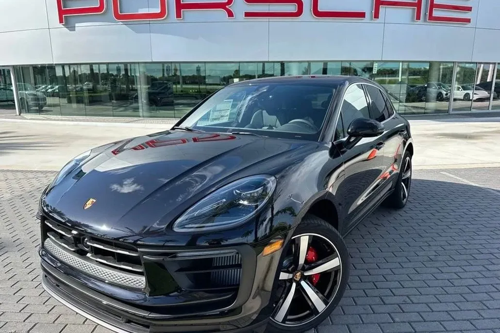 2025 Porsche Macan S photo 1