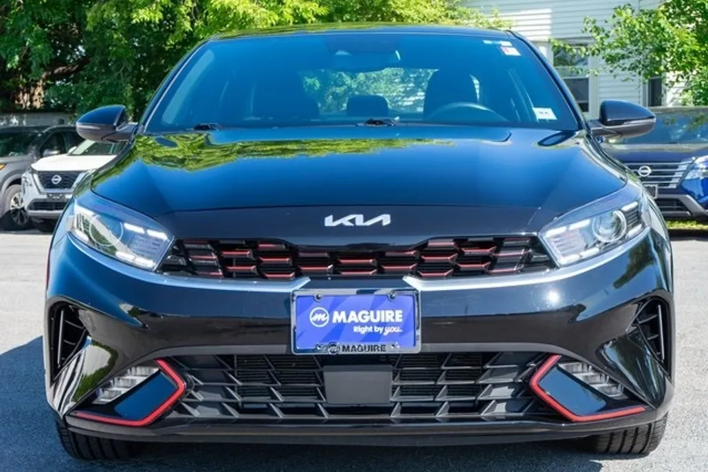 2023 Kia Forte GT-Line photo 1