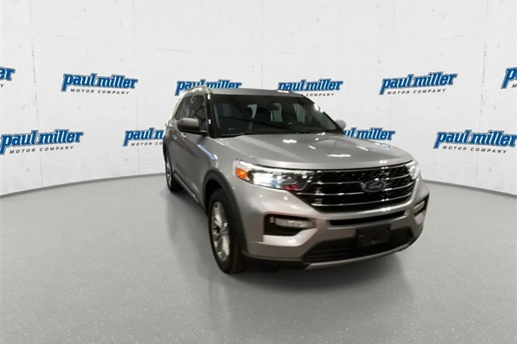 2021 Ford Explorer XLT photo 1