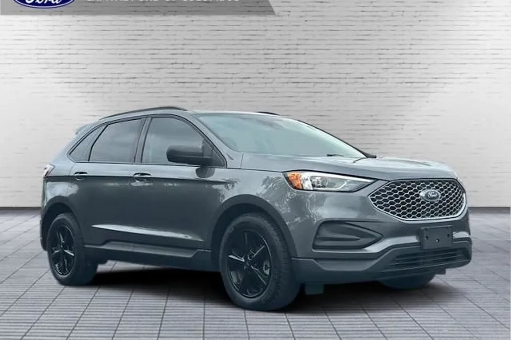 2023 Ford Edge SE photo 1