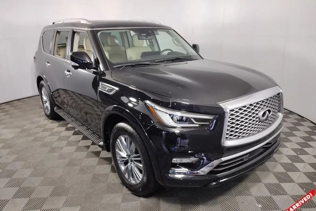 2023 Infiniti QX80 Luxe photo 1
